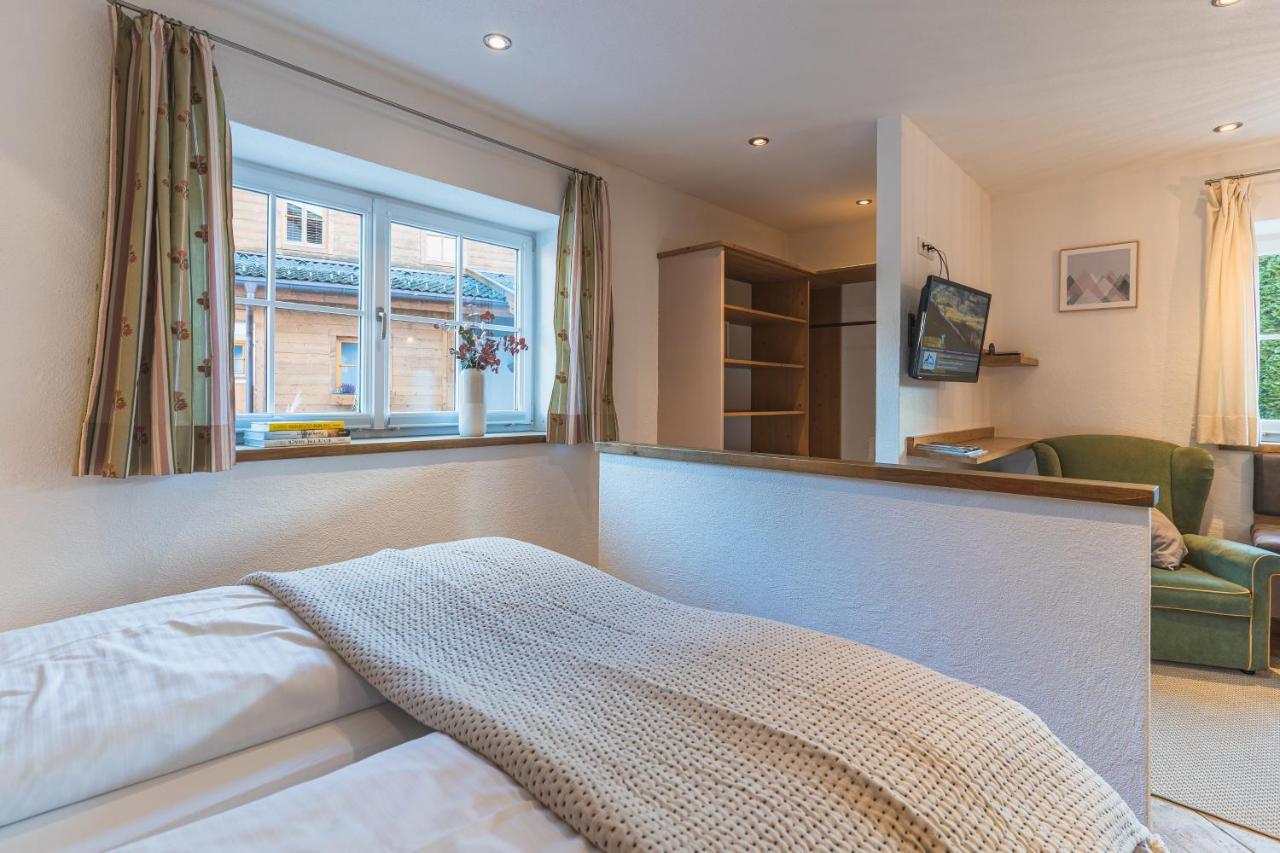 Dorfchalets & Apartments - Authentic Experience In Centre Of Kaprun Including Tauernspa And Summercard Екстериор снимка