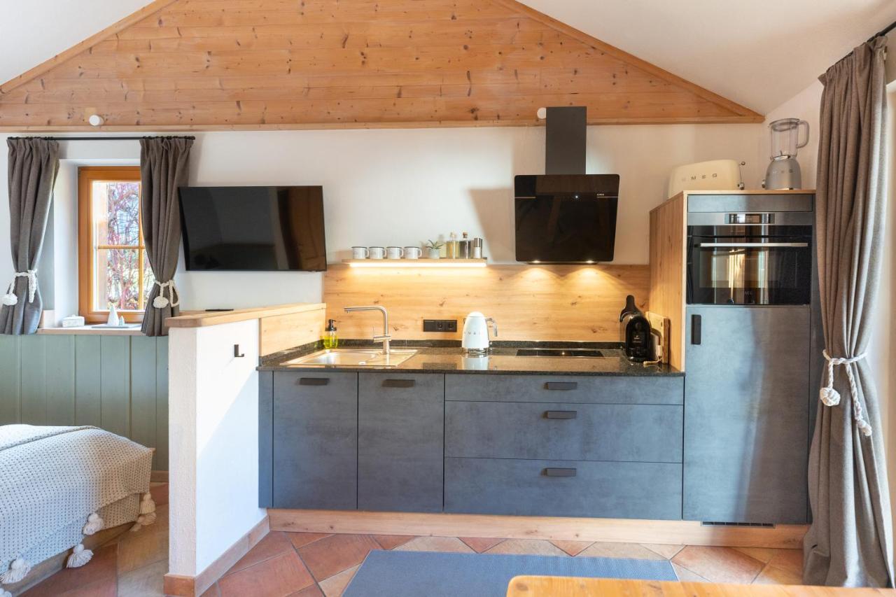 Dorfchalets & Apartments - Authentic Experience In Centre Of Kaprun Including Tauernspa And Summercard Екстериор снимка
