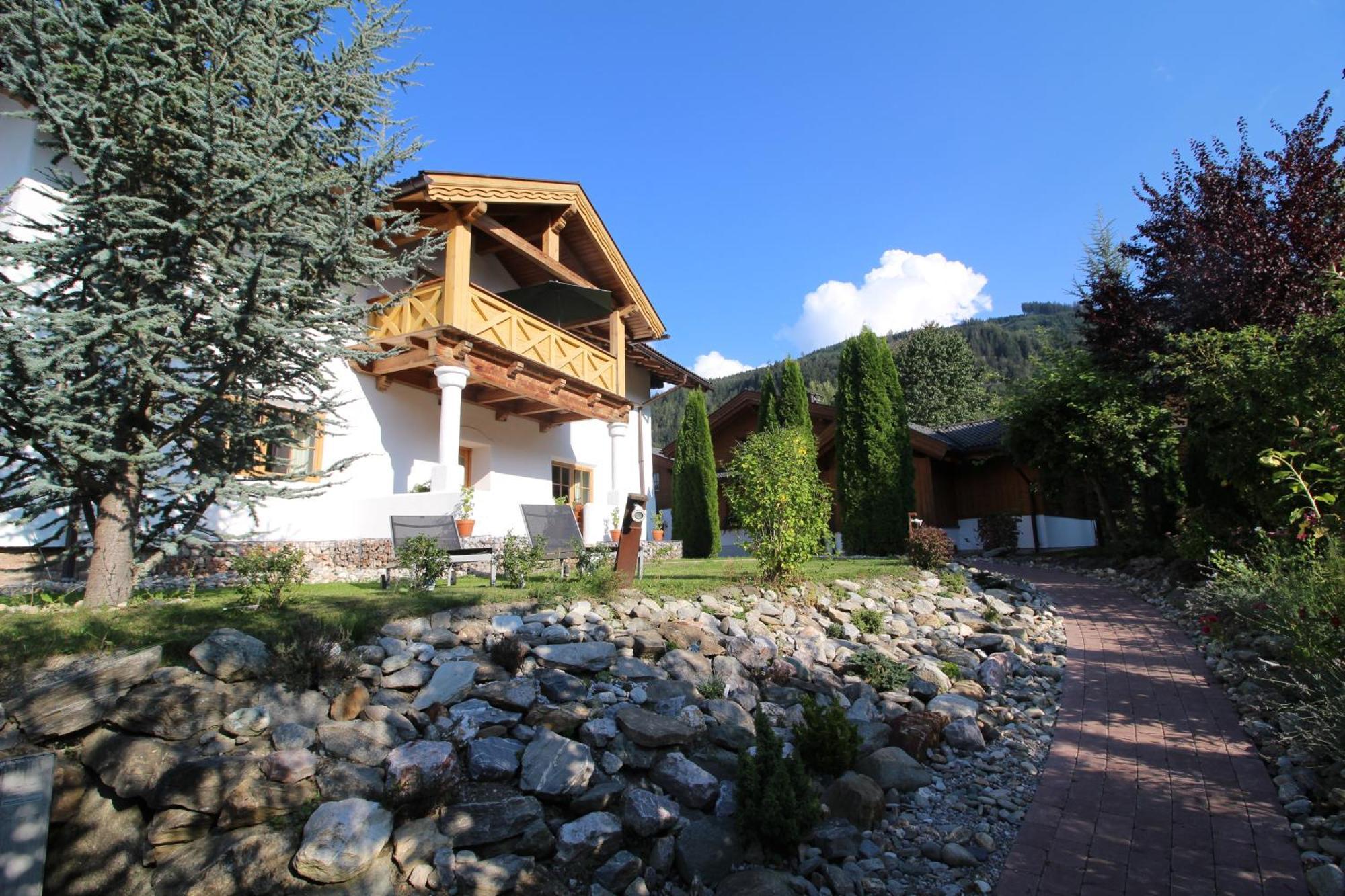 Dorfchalets & Apartments - Authentic Experience In Centre Of Kaprun Including Tauernspa And Summercard Екстериор снимка