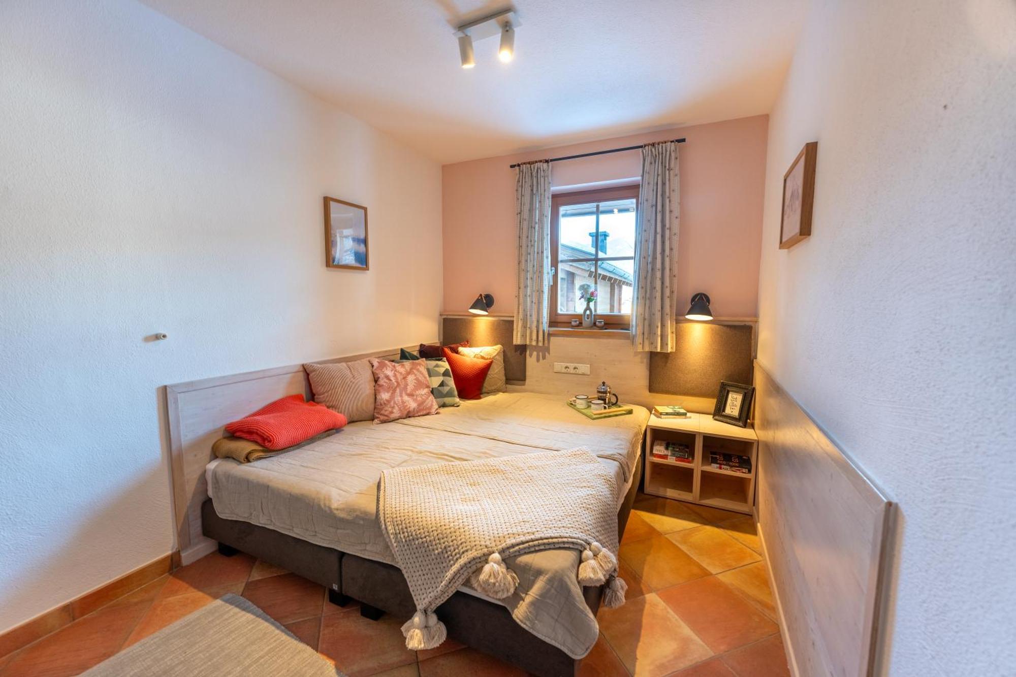 Dorfchalets & Apartments - Authentic Experience In Centre Of Kaprun Including Tauernspa And Summercard Екстериор снимка